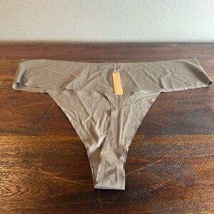 Skims Desert Naked‎ Thong, Size 4X NWT